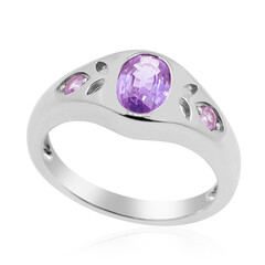 Zilveren ring met een Ceylon paarse saffier