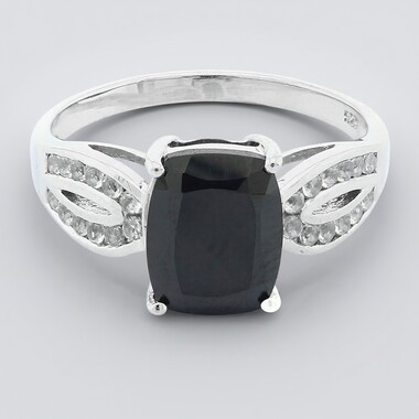 Bague en argent et Spinelle noir