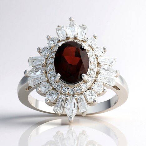 Anello in argento con Granato