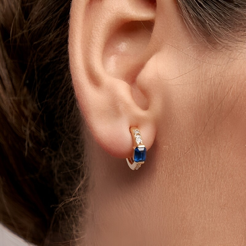 Orecchini in oro con Zaffiro Ceylon Blu