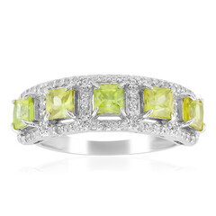 Anillo en plata con Esfena