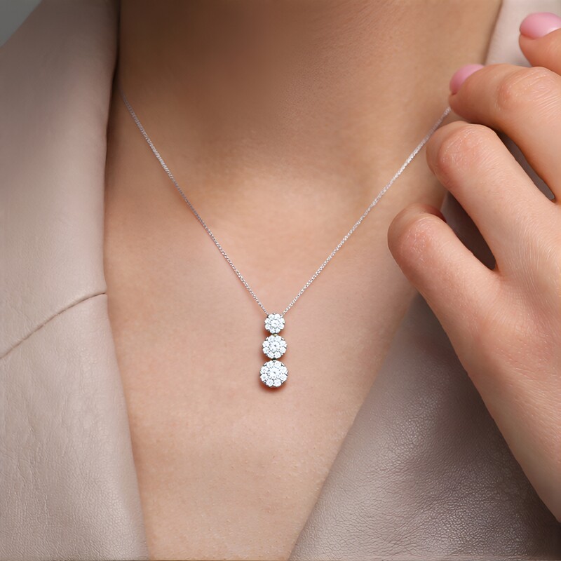 18K VVS1 (G) Diamond Gold Pendant (Annette)