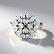 Anello in argento con Opale di Welo