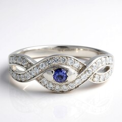 Anello in argento con Iolite del Madagascar