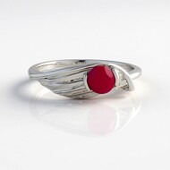 Zilveren ring met een framboos chalcedoon (SAELOCANA)