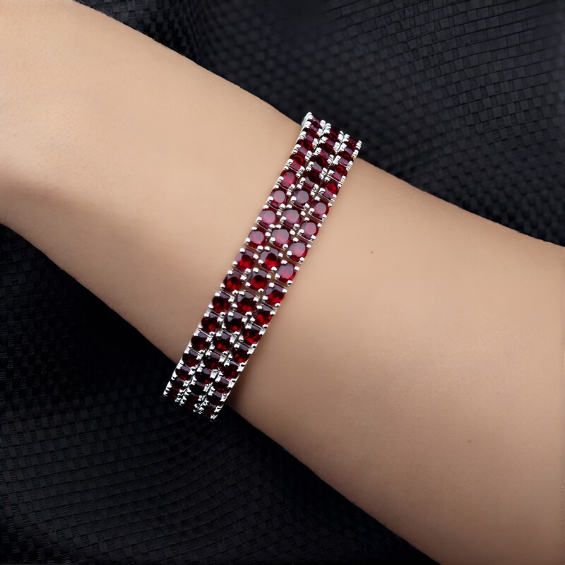 Bracciale in argento con Granato Mozambico