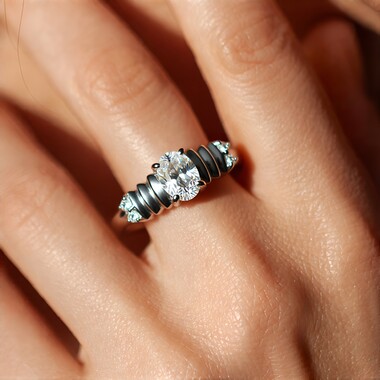 Anillo en plata con Berilo del Himalaya