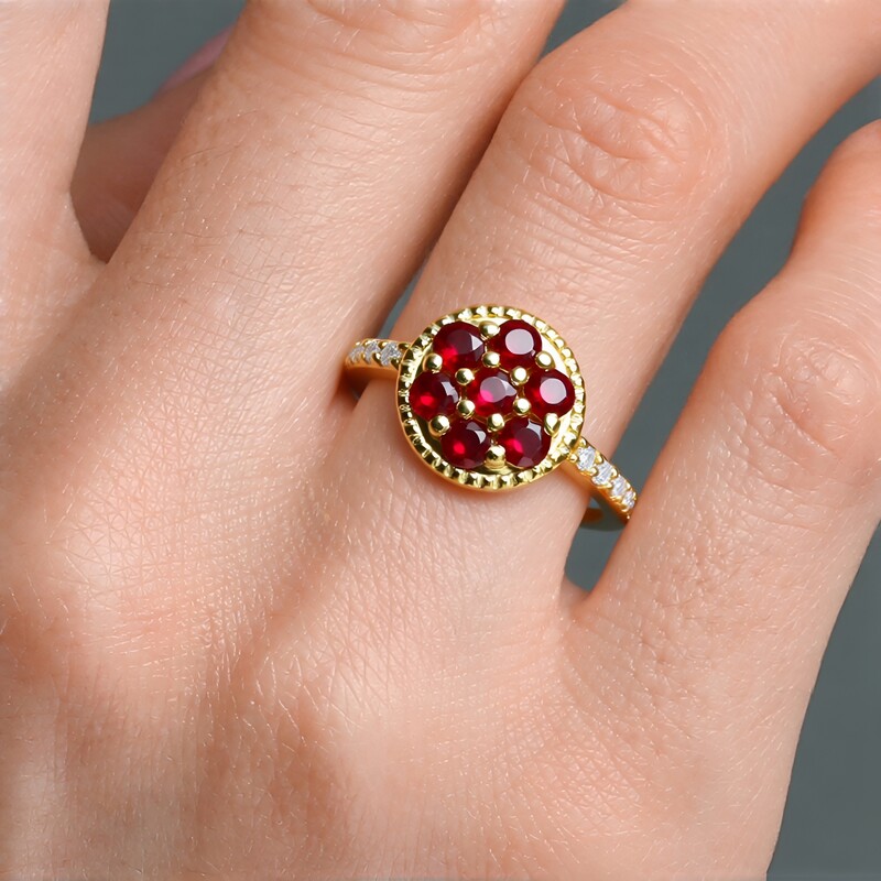 Anillo en plata con Rubí de Tanzania (Adela Silber)