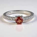 Anello in argento con Zircone Rosa