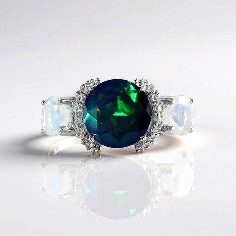 Anello in argento con Opale Mezezo