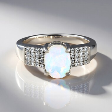 Anello in argento con Opale di Welo