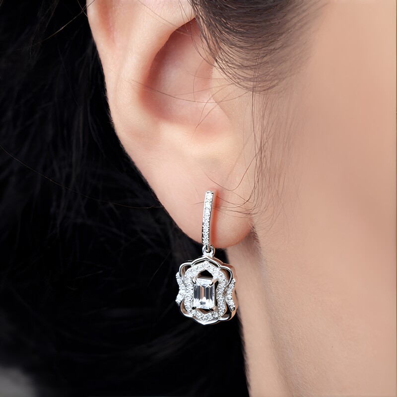 Boucles d'oreilles en argent et Saphir blanc