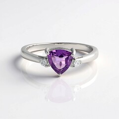 Anello in argento con Ametista Siberiana