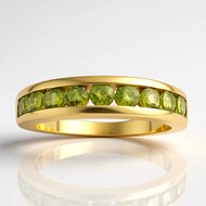 Anillo en plata con Vesuvianita