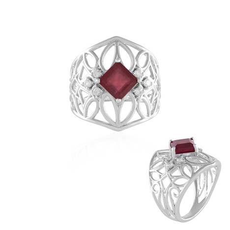 Zilveren ring met een Madagaskar Robijn (de Melo Essence)