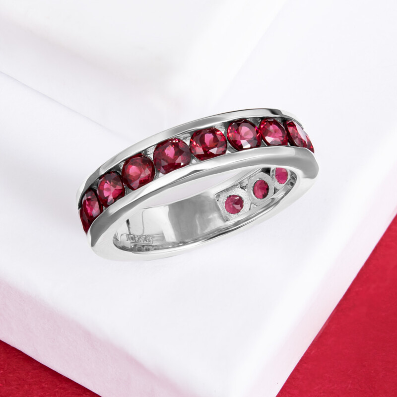 Anello in argento con Granato d’India