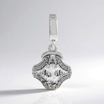 Ciondolo in argento con Petalite