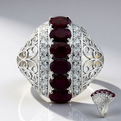 Anello in argento con Rubino