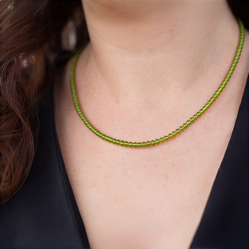 Peridot-Silberhalskette