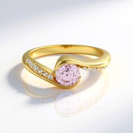 Zilveren ring met een kunziet