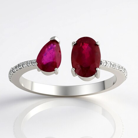 Anello in argento con Rubino Bemainty