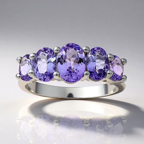 Anello in argento con Tanzanite