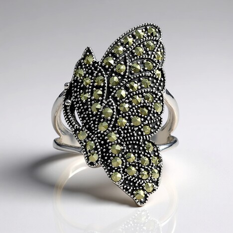 Anello in argento con Marcassite
