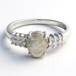Anello in argento con Labradorite