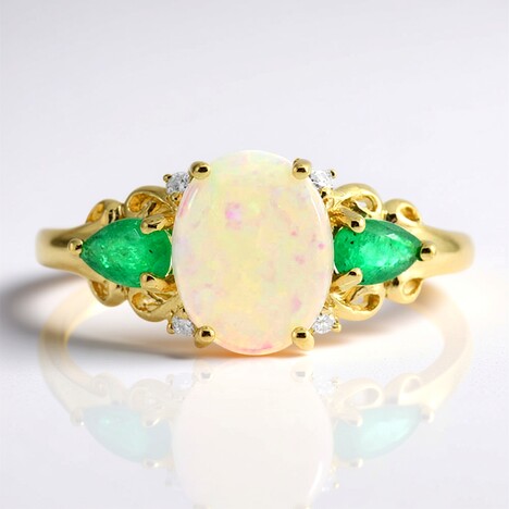 Anello in oro con Opale Australiano (CIRARI)