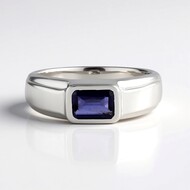 Anello in argento con Iolite