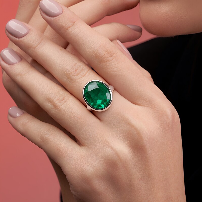 Bague en argent et Béryl couleur émeraude