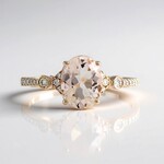 Anello in oro con Morganite AAA