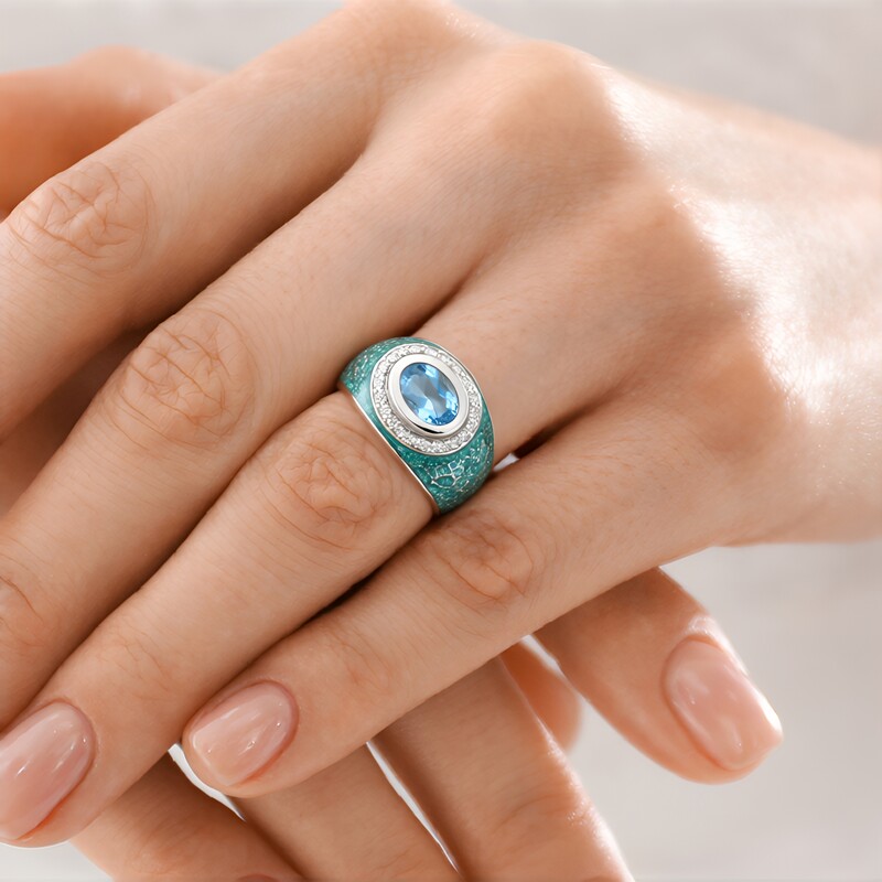 Zilveren ring met een Zwitsers-blauwe topaas (Adela Silber)