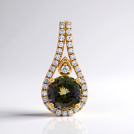 Ciondolo in oro con Tanzanite (non riscaldata)