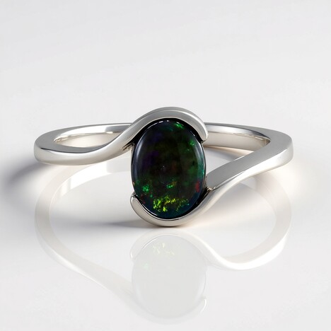 Anello in argento con Opale Mezezo