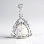 Ciondolo in argento con Howlite
