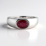 Anello in argento con Rubino del Madagascar