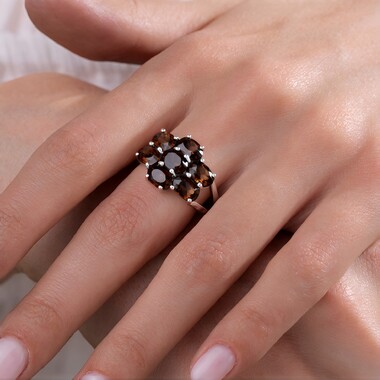 Anello in argento con Zircone Cannella