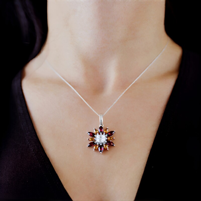 Colgante en plata con Zircón rosado