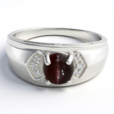 Zilveren ring met een kattenoog-scapoliet