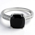 Anello in argento con Spinello Nero
