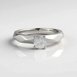 Anello in argento con Zircone