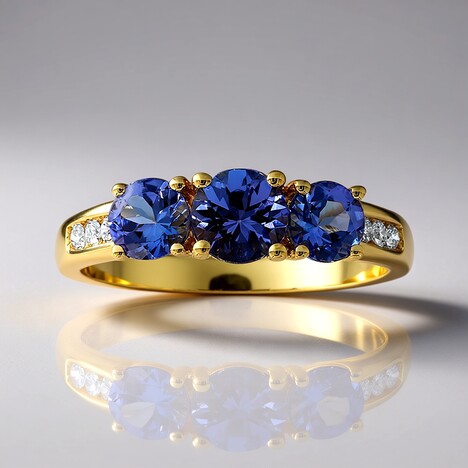 Anello in oro con Tanzanite AAA