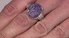 Anillo en plata con Charoita