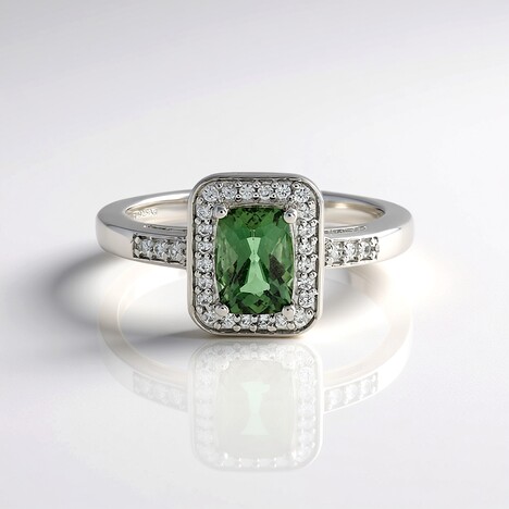 Anello in argento con Apatite Cromo