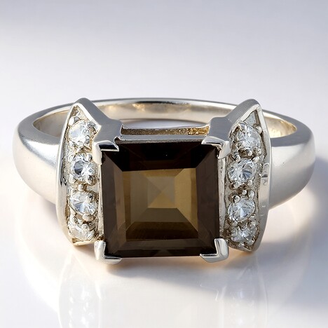Anello in argento con Quarzo Fumè