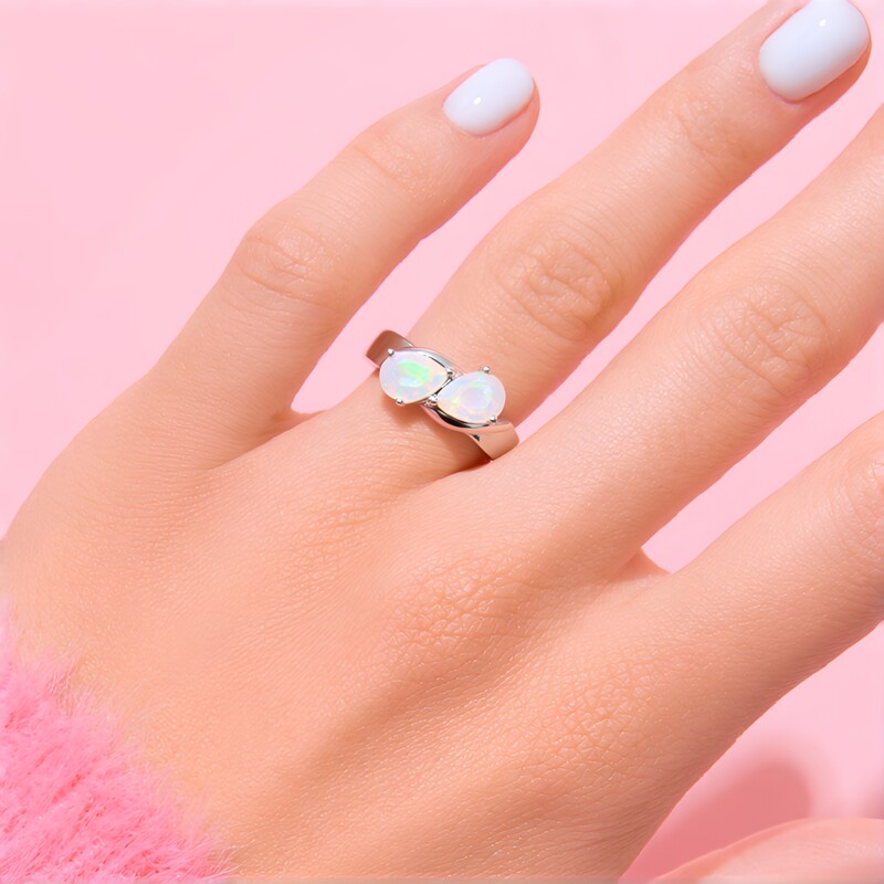 Anillo en plata con Ópalo de Welo