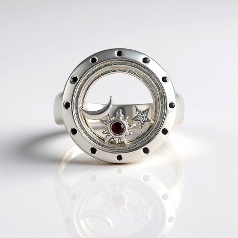 Anello in argento con Granato Mozambico