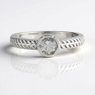 Zilveren ring met een zirkoon (Ornaments by de Melo)