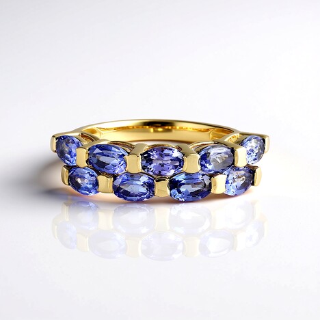 Anello in oro con Tanzanite (KM by Juwelo)